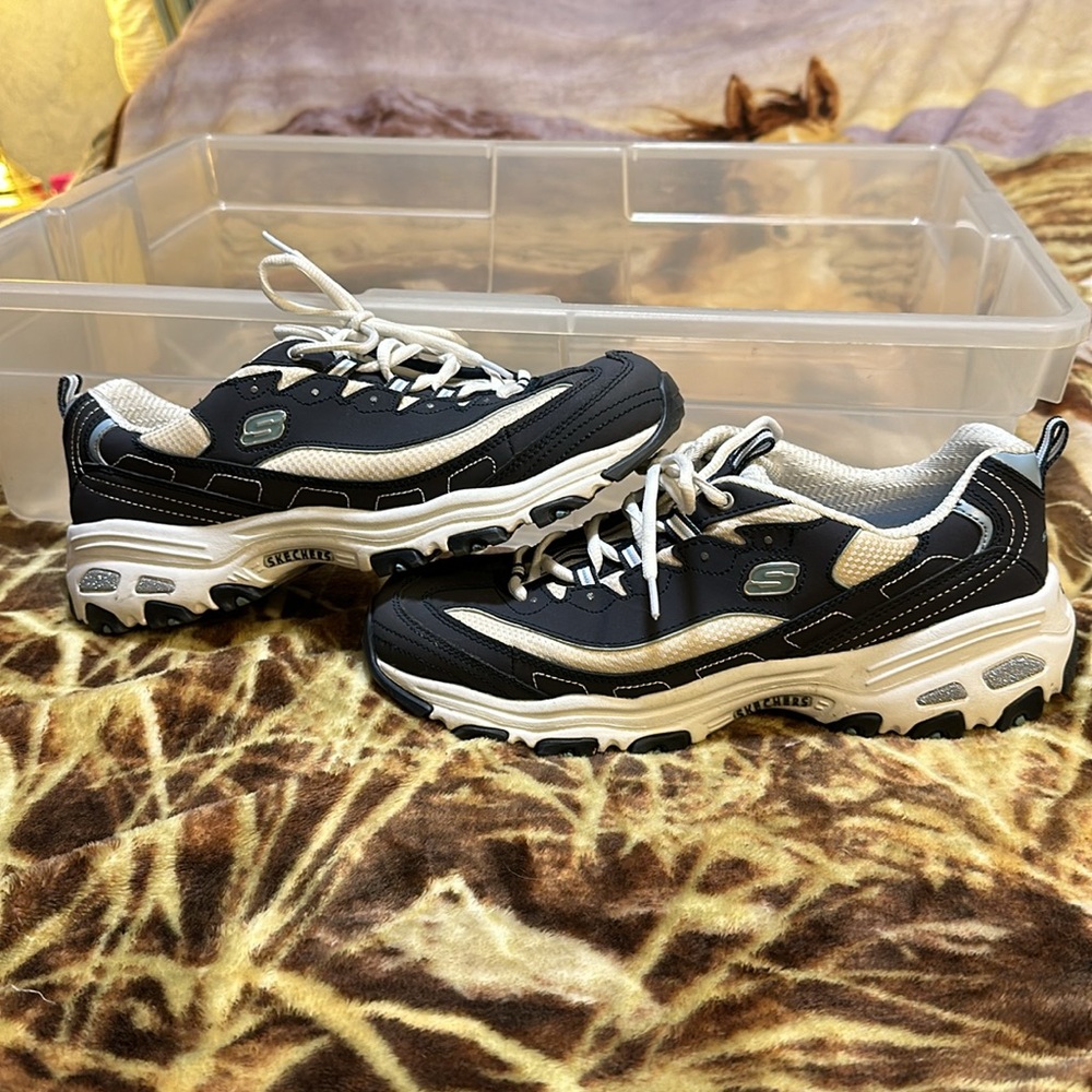 Skechers Memory foam Air Cooled. Womens Sz 11